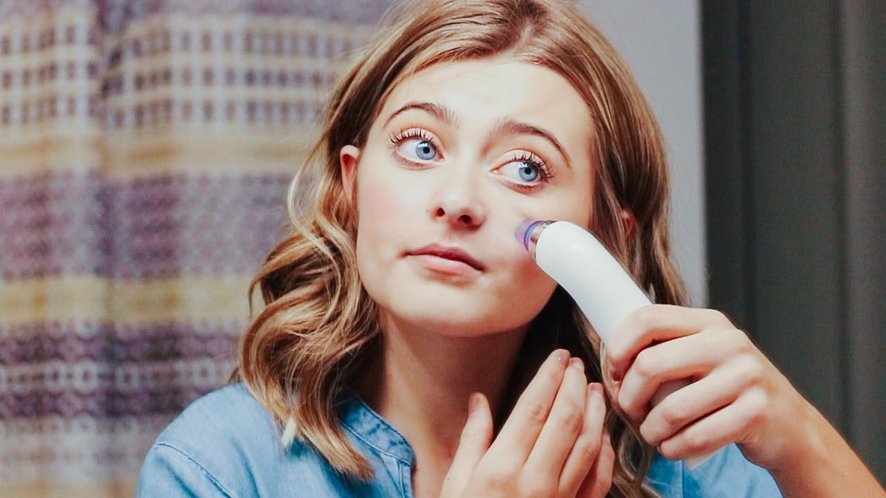 Facial Blemish & Blackhead Remover Tool, LED Display, USB Rechargeable Pore/Acne Cleaner, 4 Interchangeable Heads